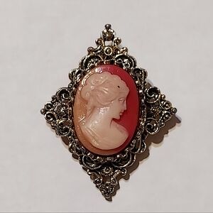 Vintage Gerry's Cameo Brooch